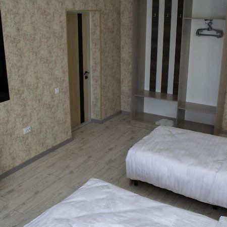 Artist Regenci Hotel Ташкент Екстериор снимка
