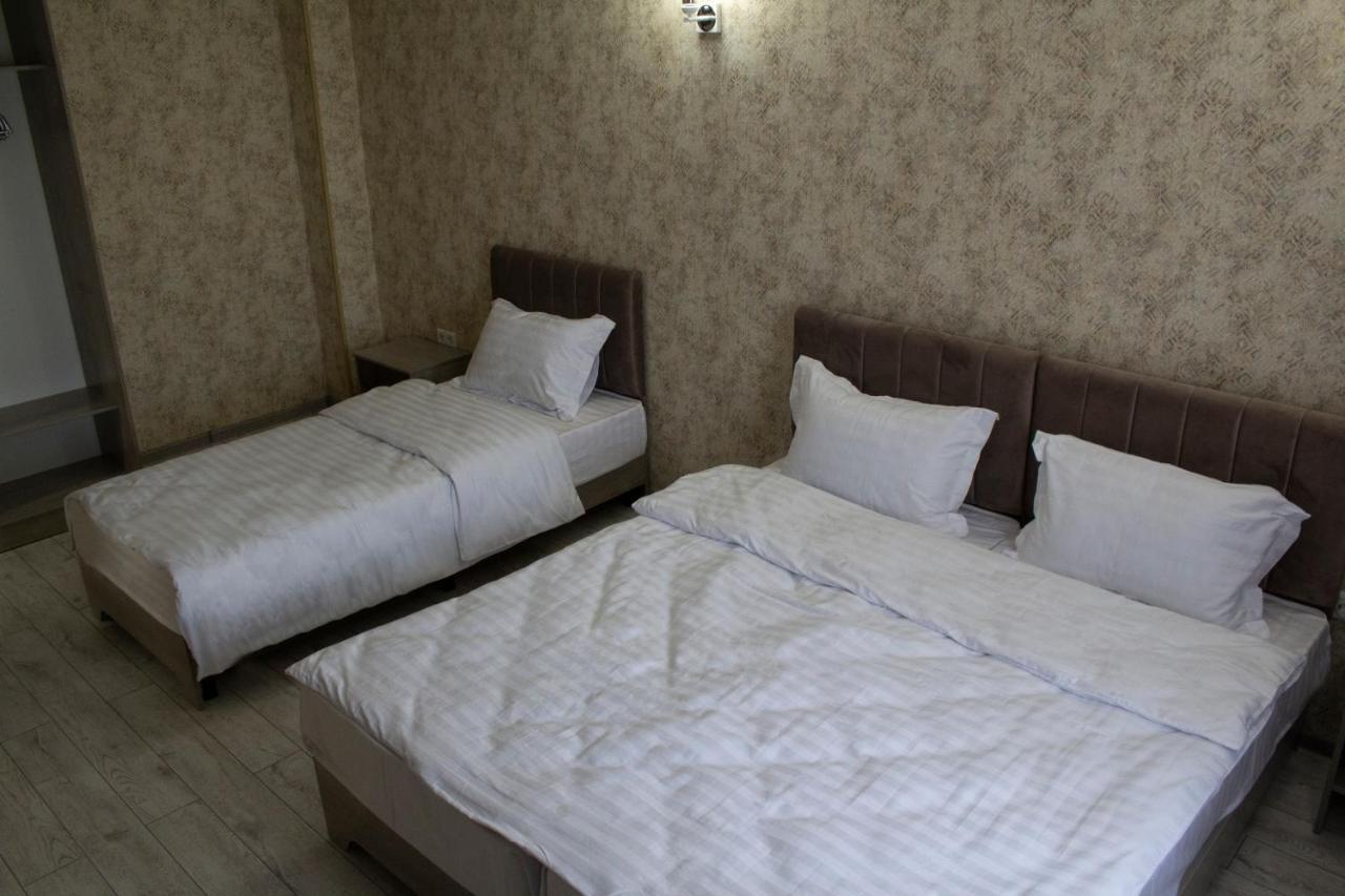 Artist Regenci Hotel Ташкент Екстериор снимка