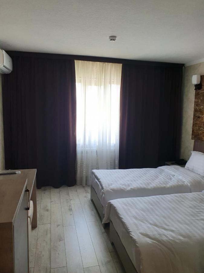 Artist Regenci Hotel Ташкент Екстериор снимка