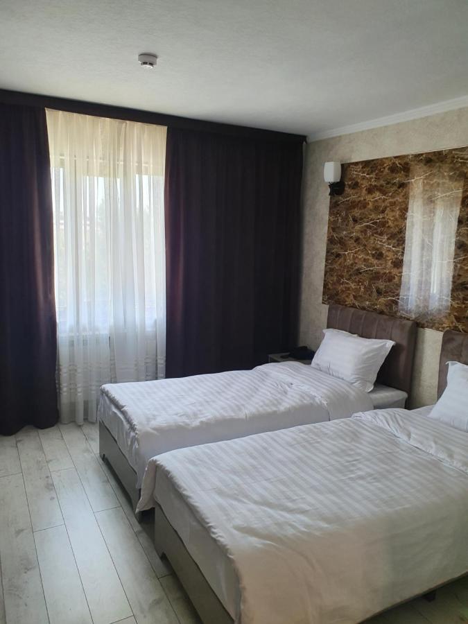 Artist Regenci Hotel Ташкент Екстериор снимка