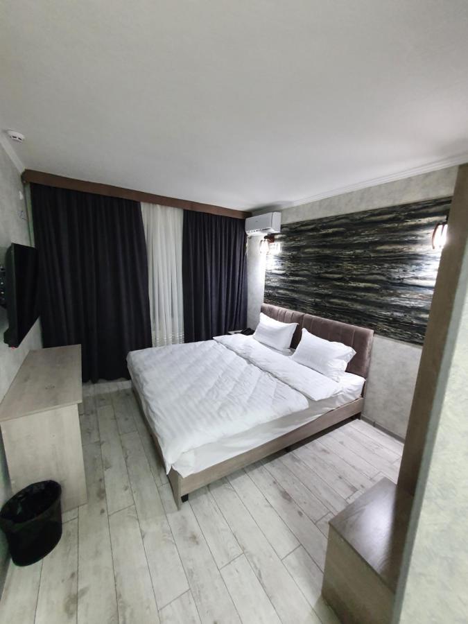 Artist Regenci Hotel Ташкент Екстериор снимка