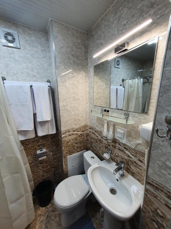 Artist Regenci Hotel Ташкент Екстериор снимка