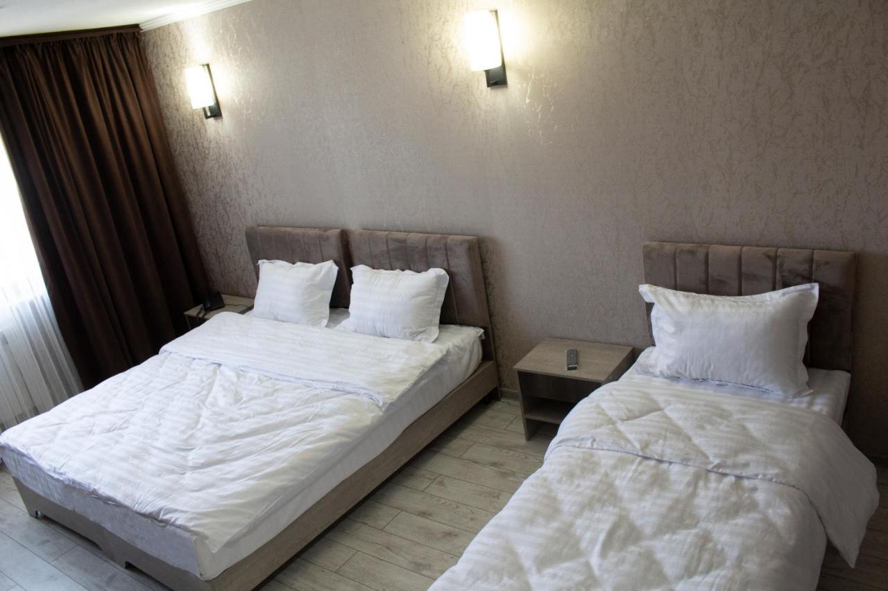 Artist Regenci Hotel Ташкент Екстериор снимка