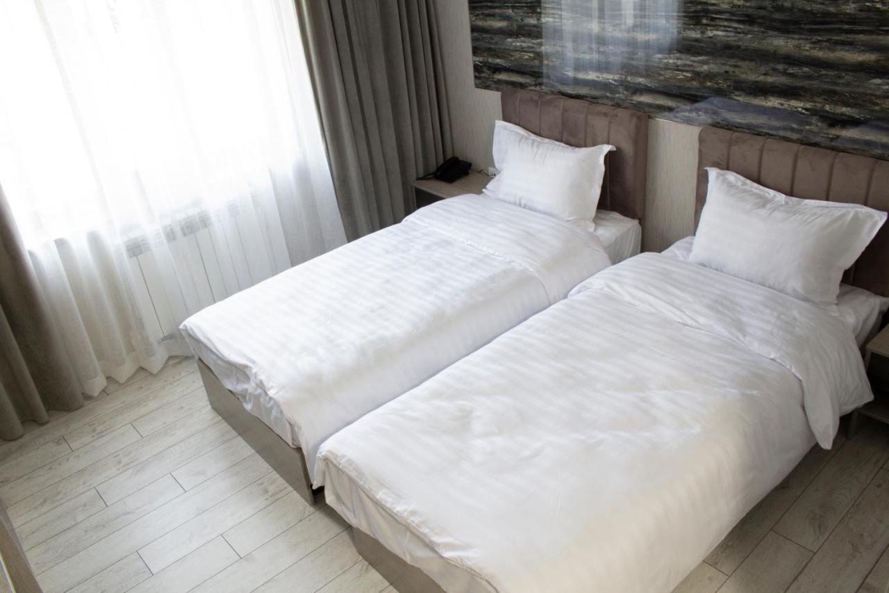 Artist Regenci Hotel Ташкент Екстериор снимка