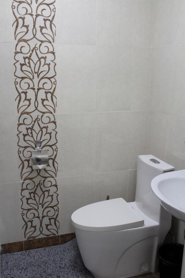 Artist Regenci Hotel Ташкент Екстериор снимка