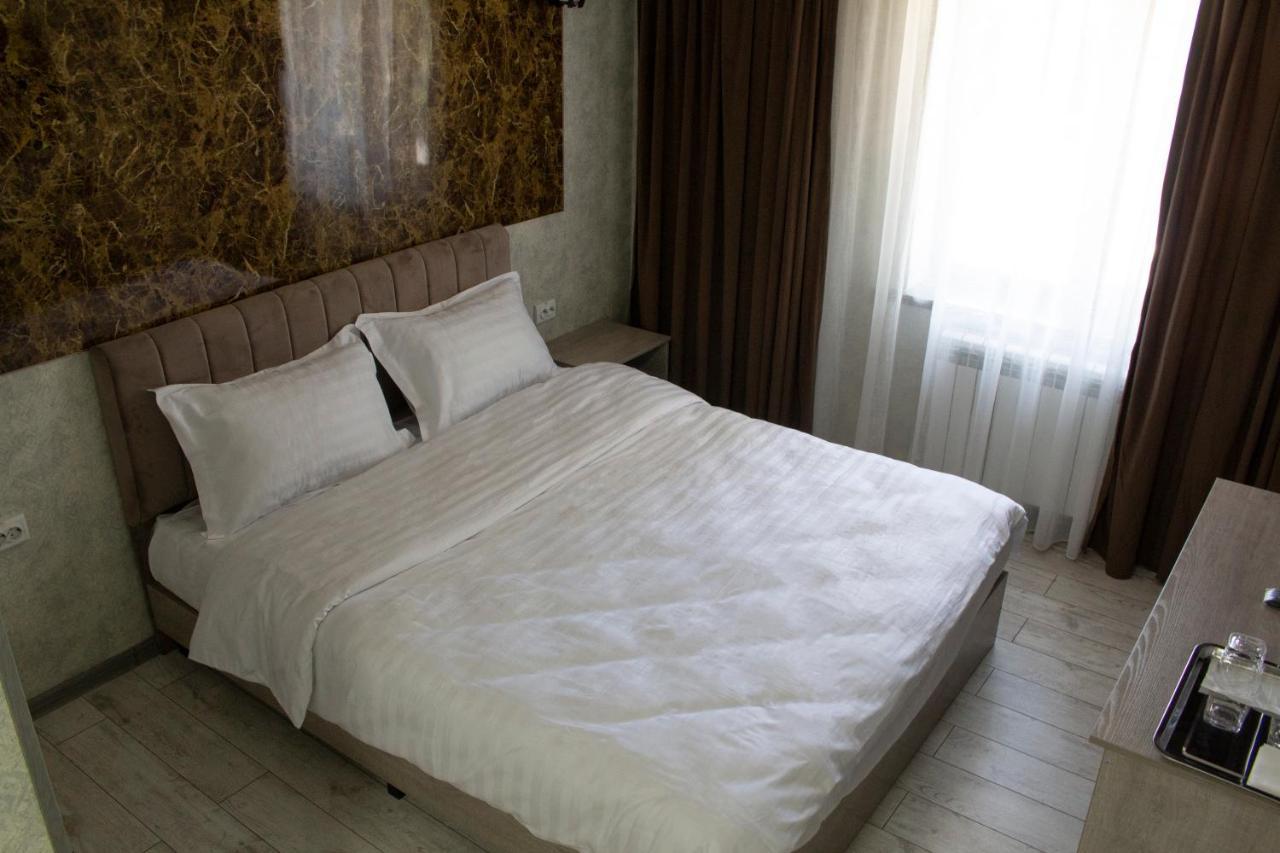 Artist Regenci Hotel Ташкент Екстериор снимка