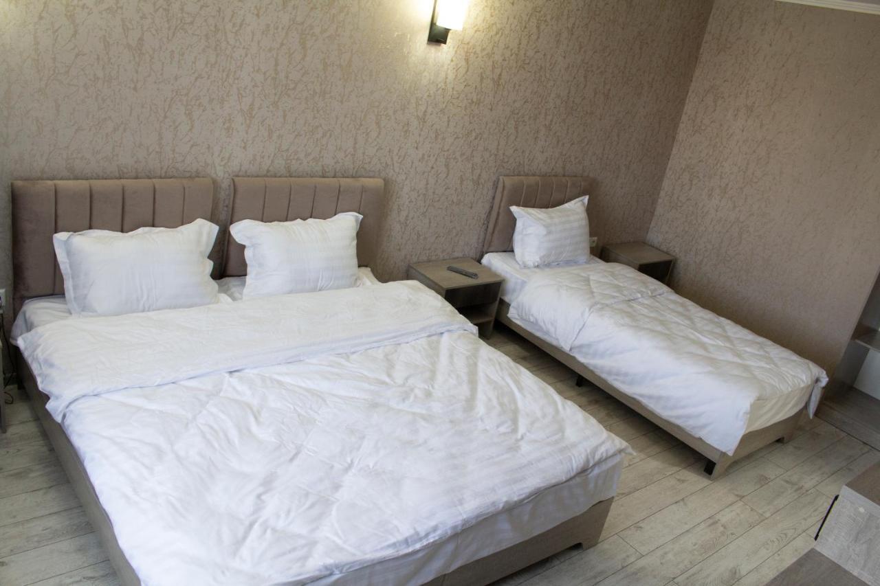 Artist Regenci Hotel Ташкент Екстериор снимка