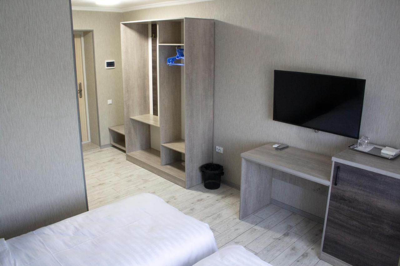 Artist Regenci Hotel Ташкент Екстериор снимка