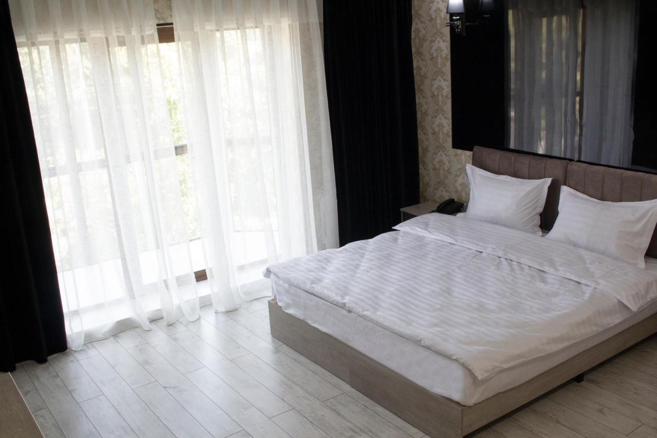 Artist Regenci Hotel Ташкент Екстериор снимка